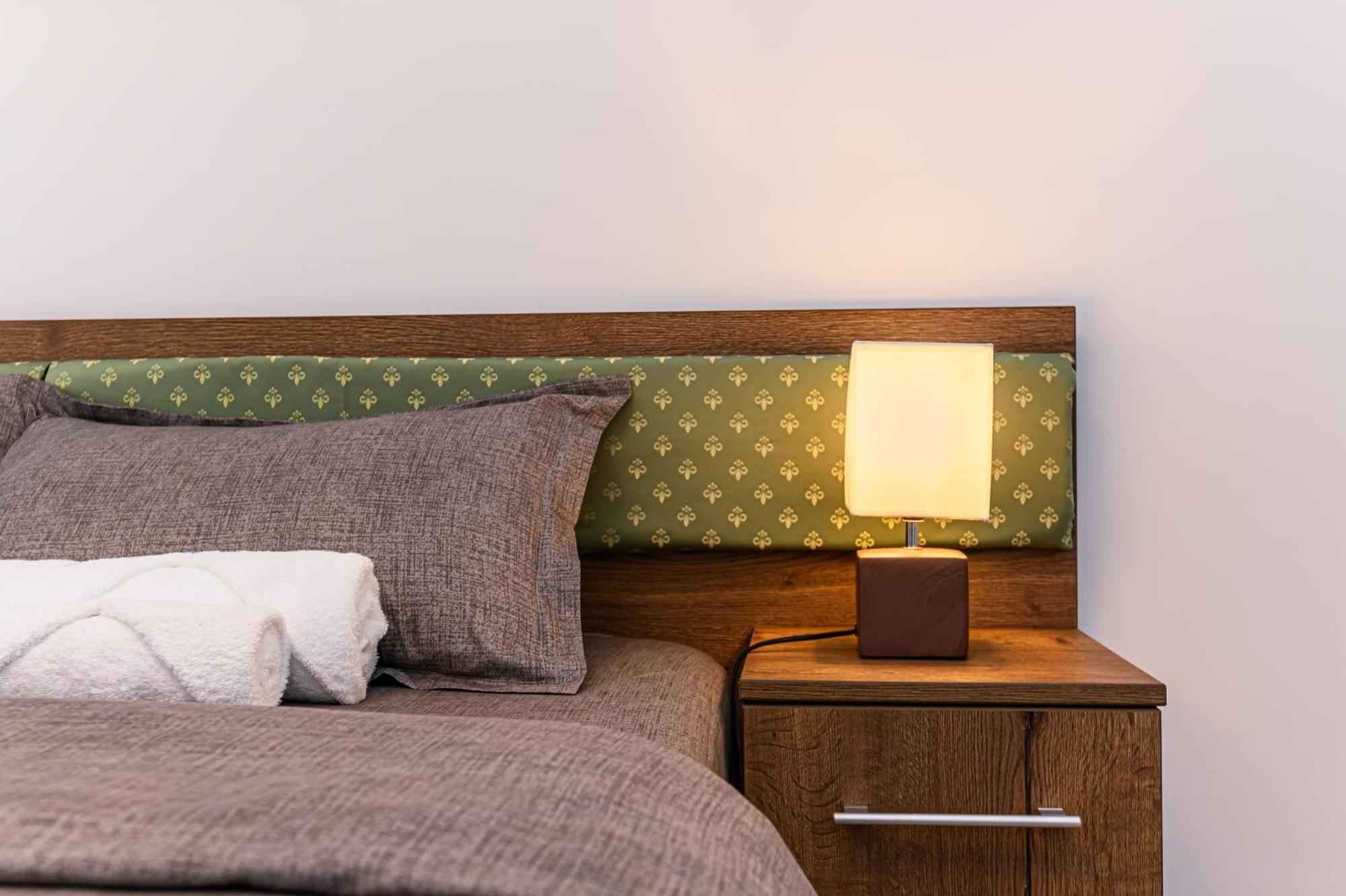 Luxury Landing Apartments Complex Qualis ブラショフ エクステリア 写真
