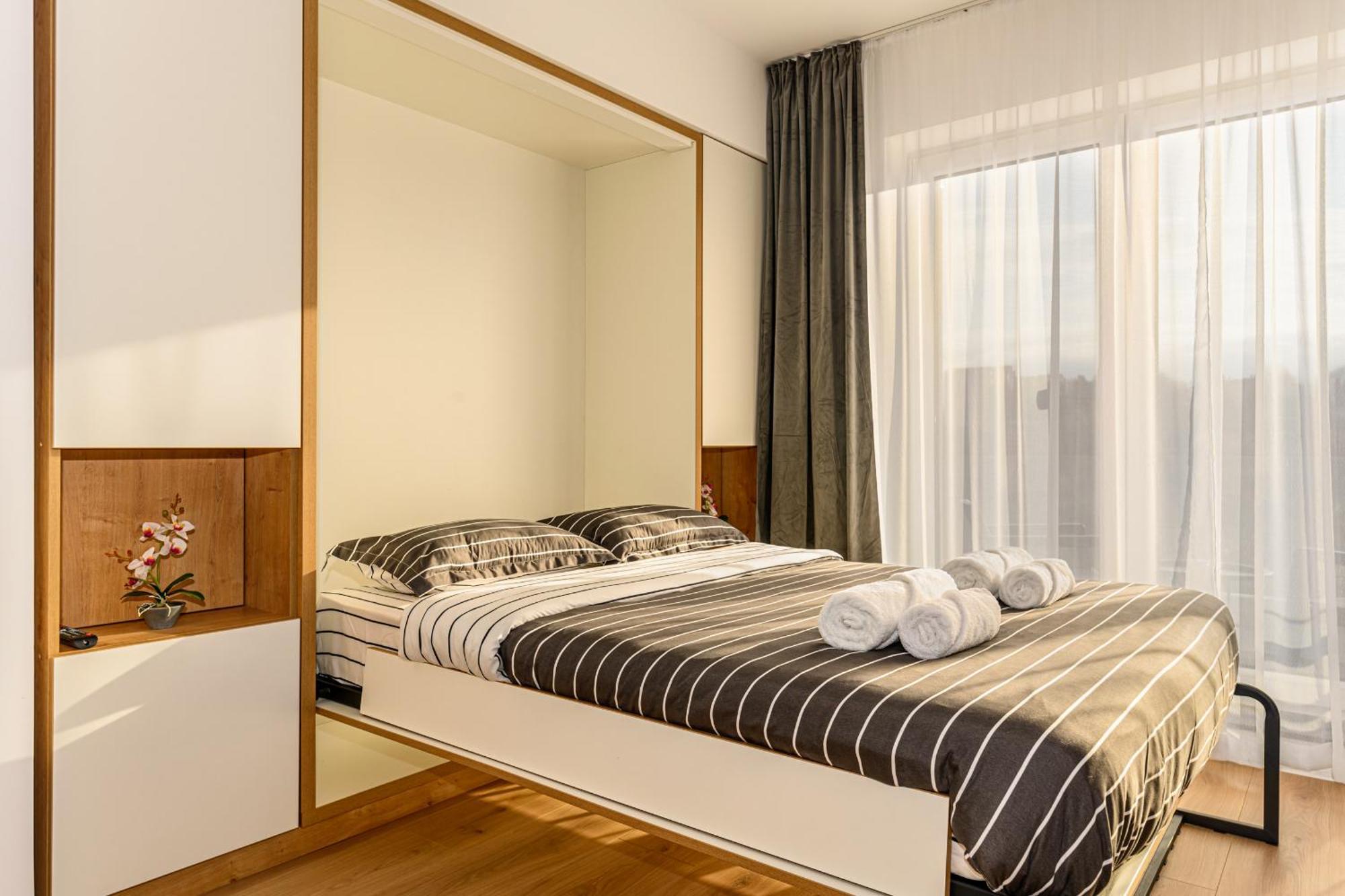 Luxury Landing Apartments Complex Qualis ブラショフ エクステリア 写真