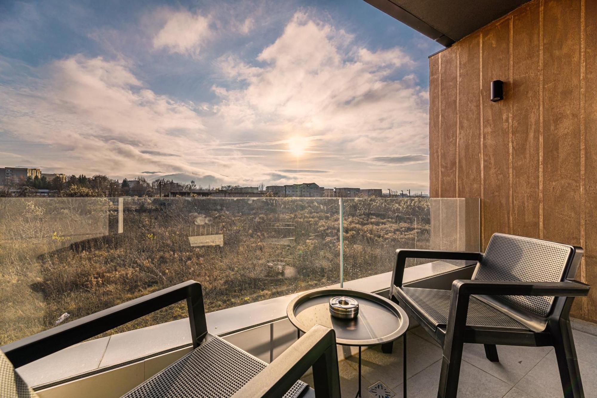 Luxury Landing Apartments Complex Qualis ブラショフ エクステリア 写真