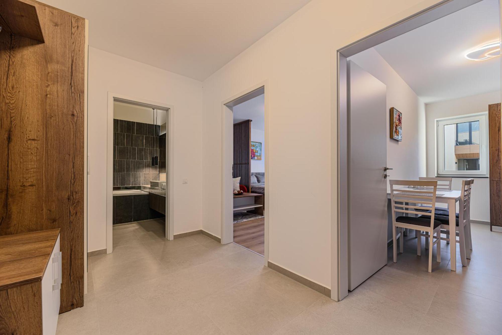 Luxury Landing Apartments Complex Qualis ブラショフ エクステリア 写真