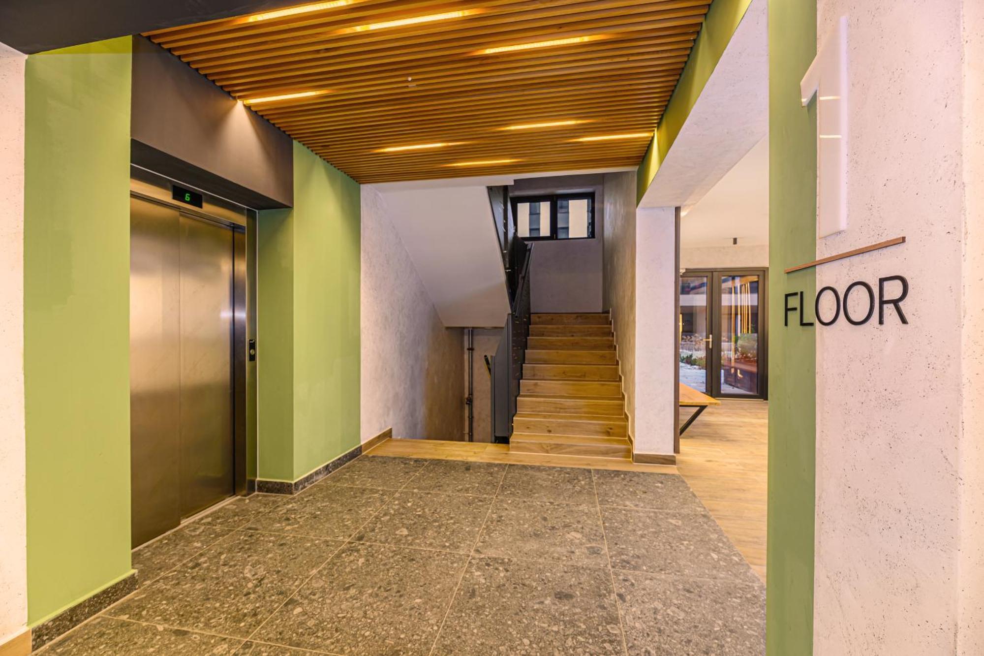 Luxury Landing Apartments Complex Qualis ブラショフ エクステリア 写真